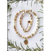 Elegantna ogrlica od bisera i školjki